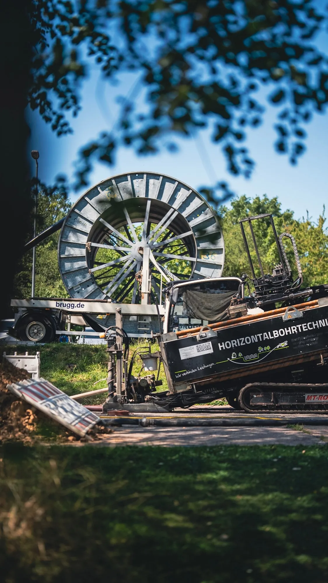 Horizontalbohranlage mit Kabeltrommel im Einsatz